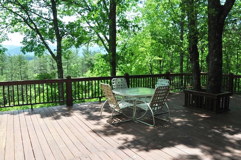 Dillsboro NC cabin rental with hot tub and mountain views