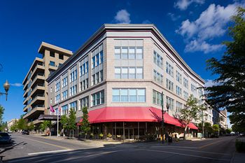Upscale downtown Asheville Hotel with restaurant