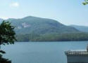 Classic_mountain_Lodge_directly_on_Lake_Lure