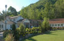 Charming lodge with rooms, suites and kitchenettes