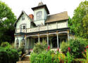 Mountain Magnolia Inn offers rooms, suites and on site restaurant